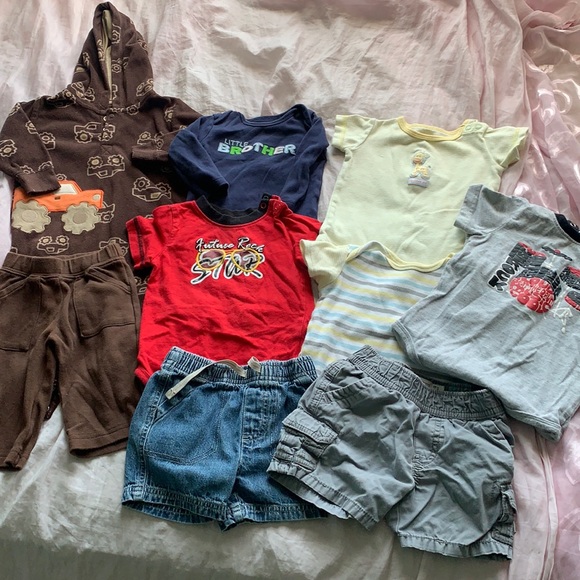 6-9M clothes lot - Picture 1 of 14